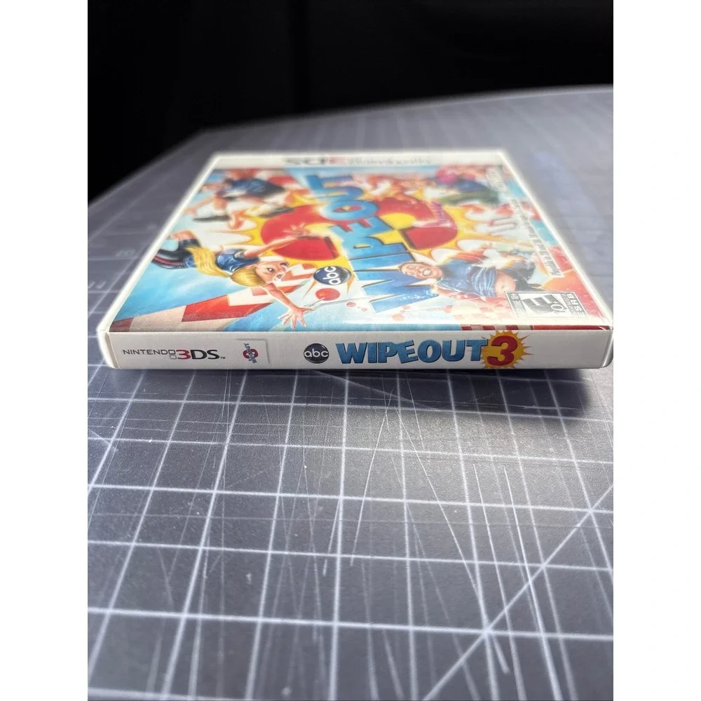Activision Wipeout 3‎ Nintendo 3DS Kids OS White Excellent Complete CIB Game